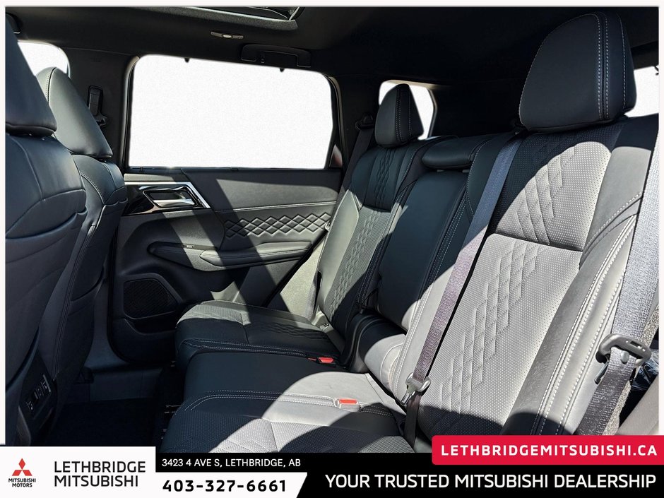 2025 Mitsubishi OUTLANDER PHEV GT NOIR S-AWC-9