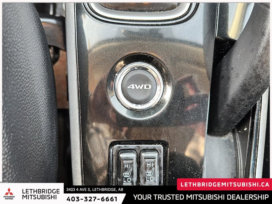 2018 Mitsubishi Outlander ES-14