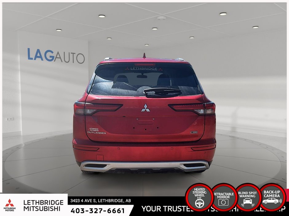 2022 Mitsubishi Outlander-2