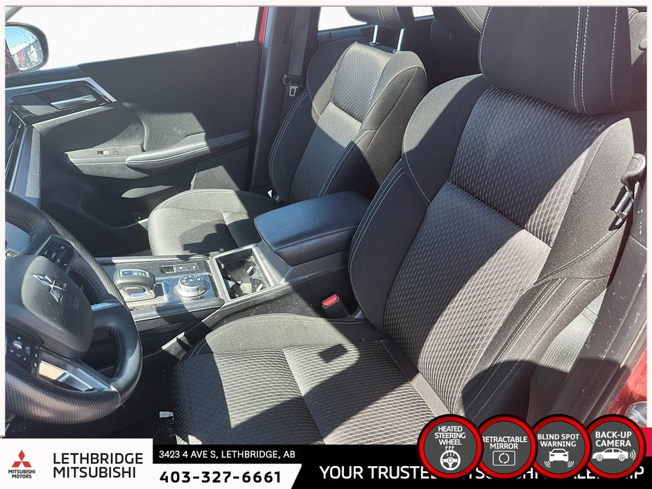 2022 Mitsubishi Outlander-6