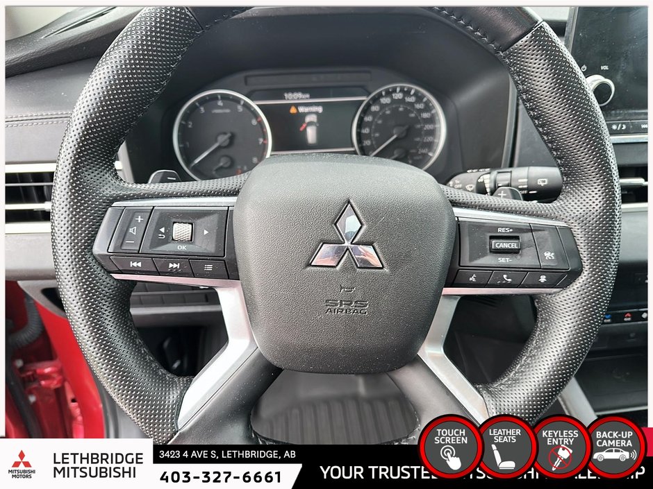 2022 Mitsubishi Outlander LE-11