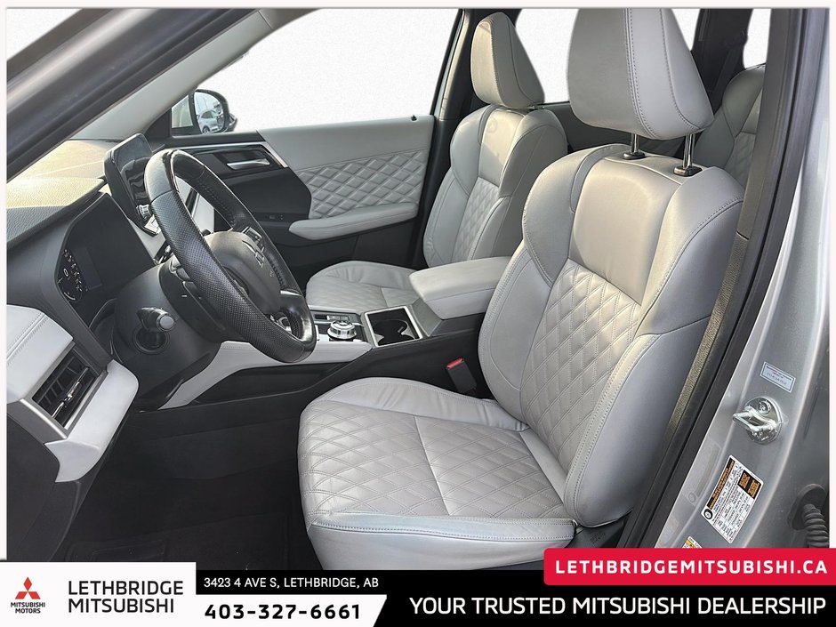 2022 Mitsubishi Outlander SEL-8