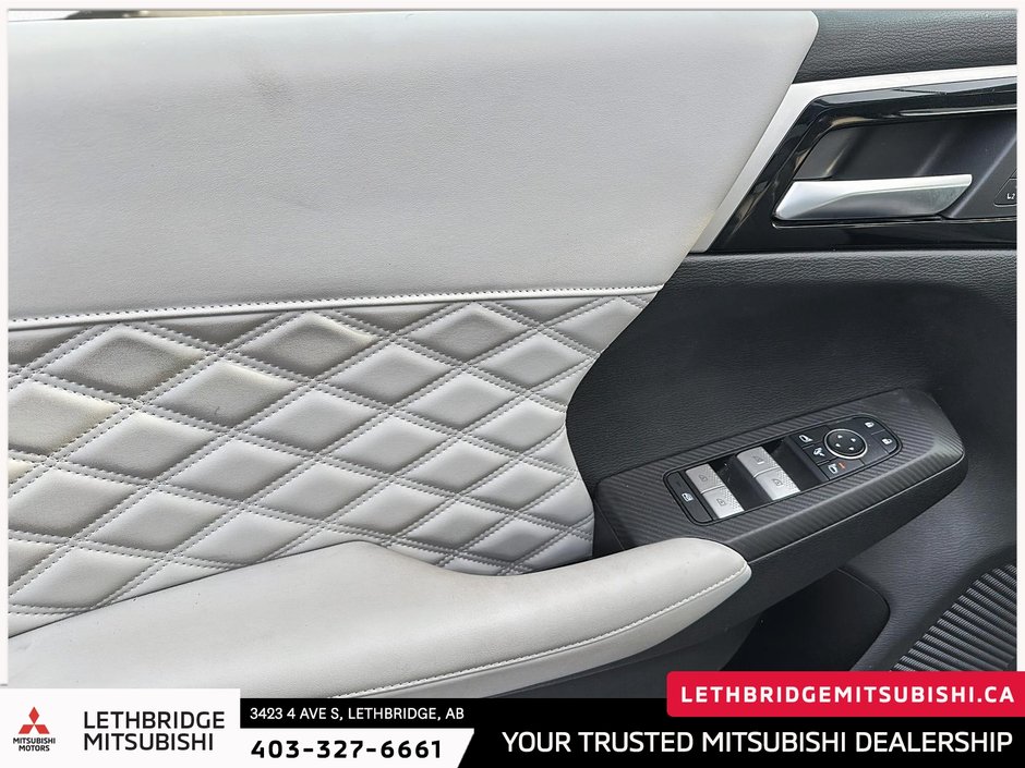 2022 Mitsubishi Outlander SEL-11