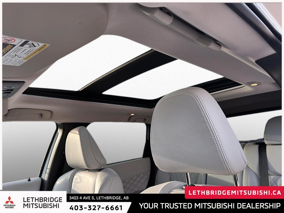 2022 Mitsubishi Outlander SEL-17