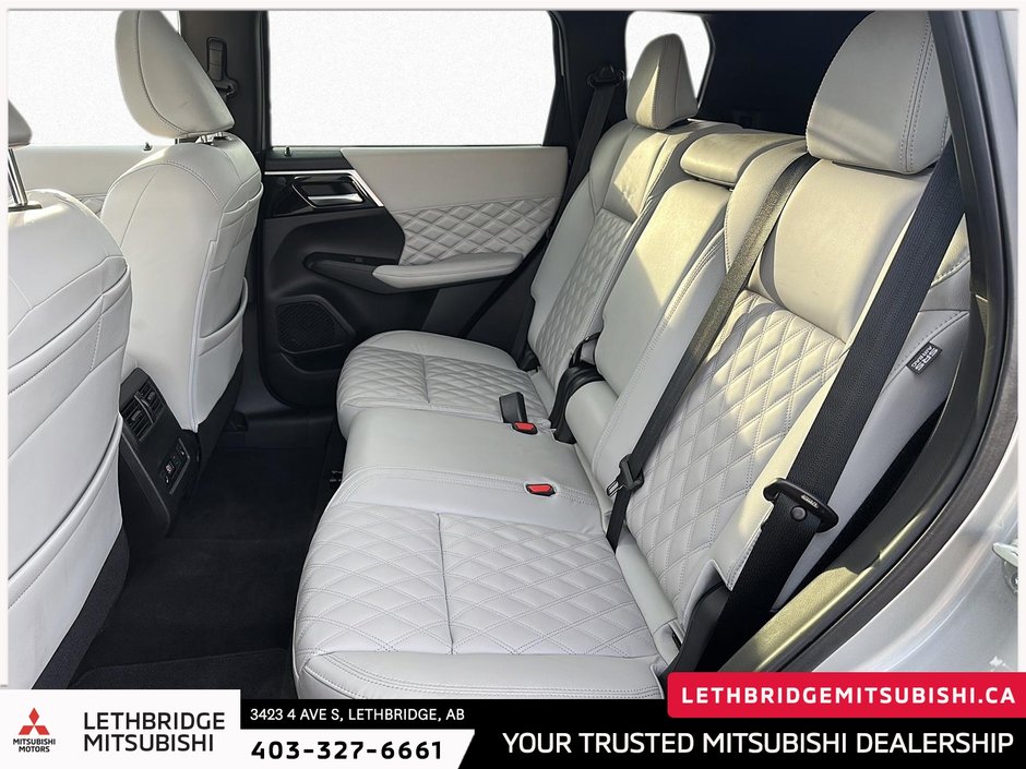 2022 Mitsubishi Outlander SEL-9