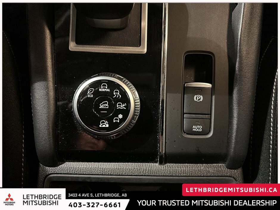 2022 Mitsubishi Outlander ES-15