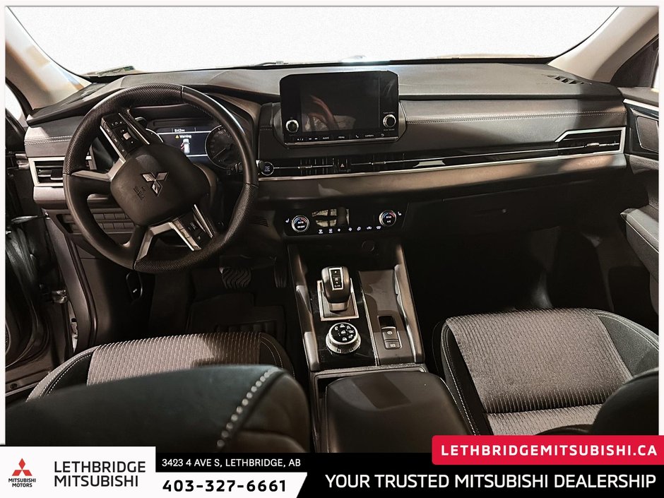 2022 Mitsubishi Outlander ES-9