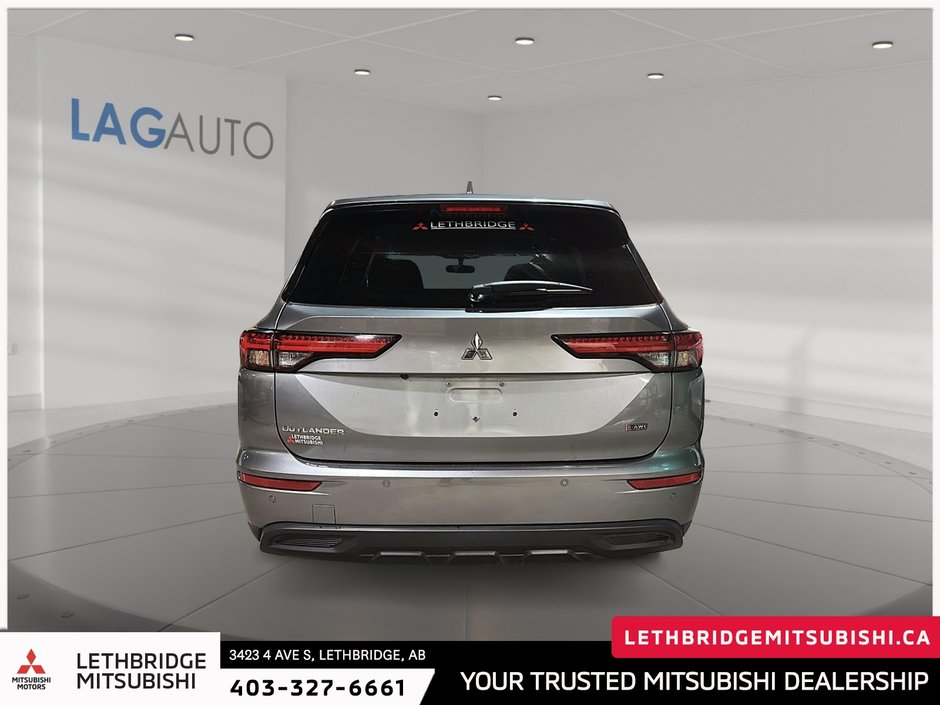 2022 Mitsubishi Outlander ES-2