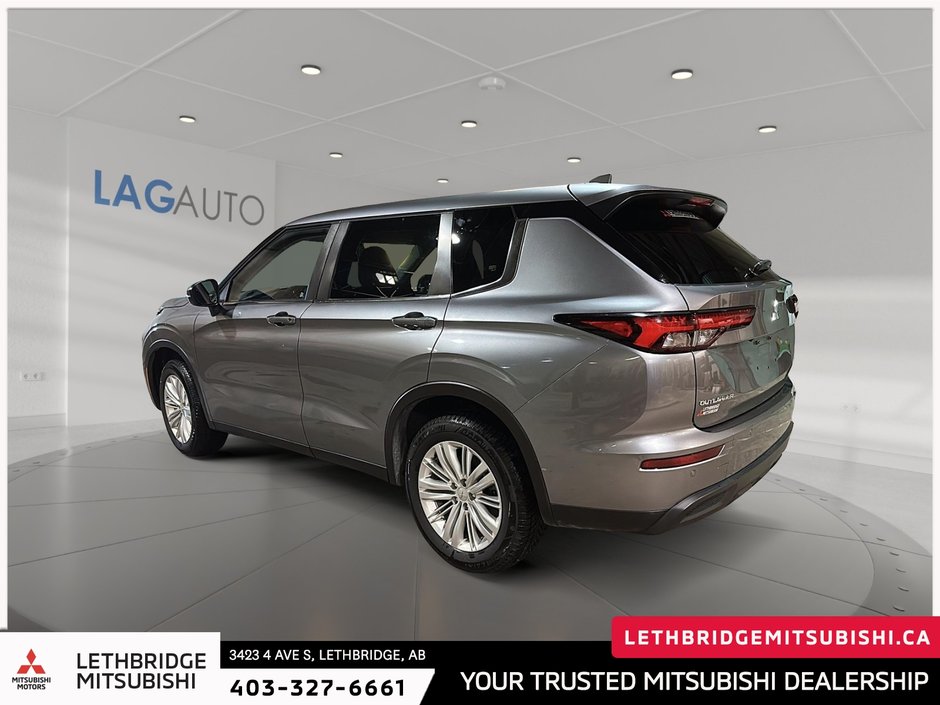 2022 Mitsubishi Outlander ES-3