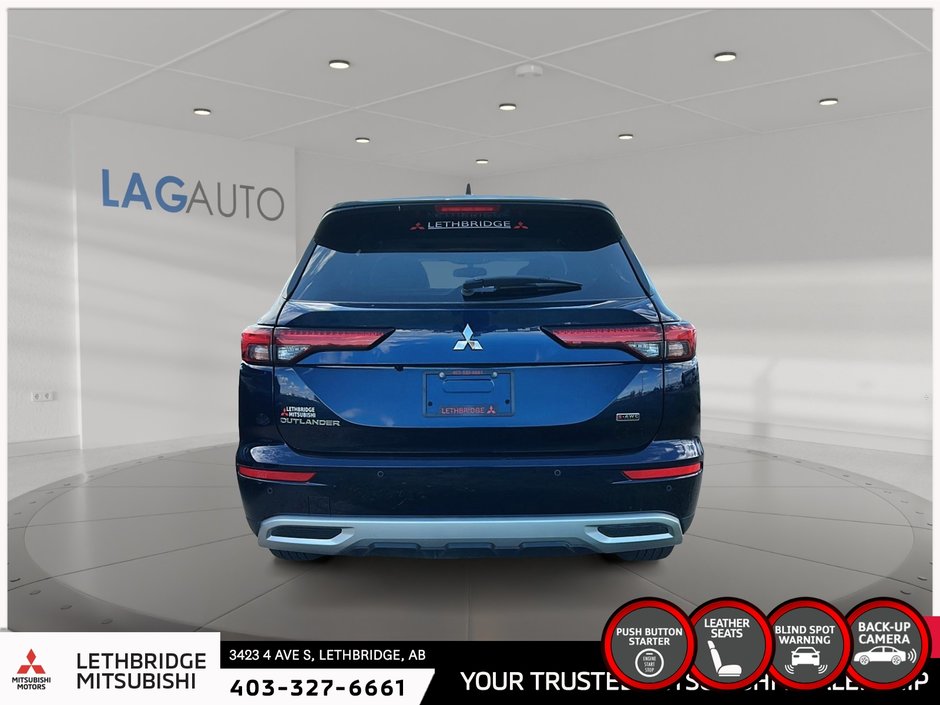 2023 Mitsubishi Outlander-2