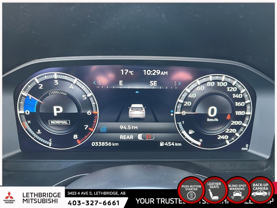 2023 Mitsubishi Outlander-12