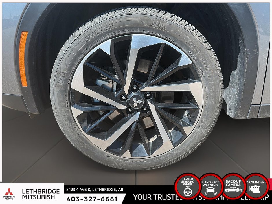2023 Mitsubishi Outlander-6