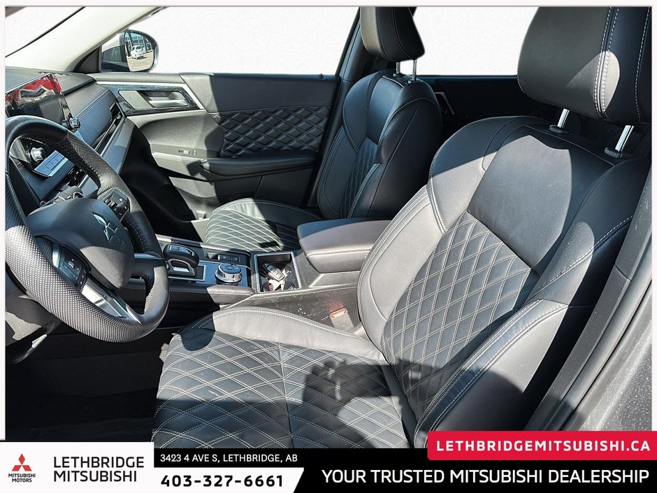 2023 Mitsubishi Outlander SE-8
