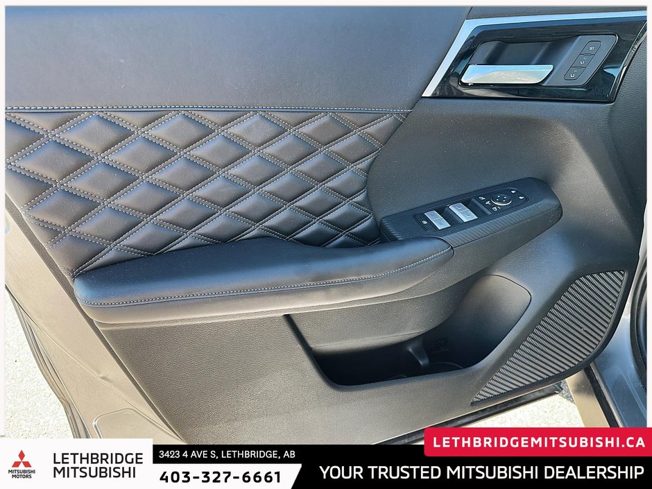 2023 Mitsubishi Outlander SE-10