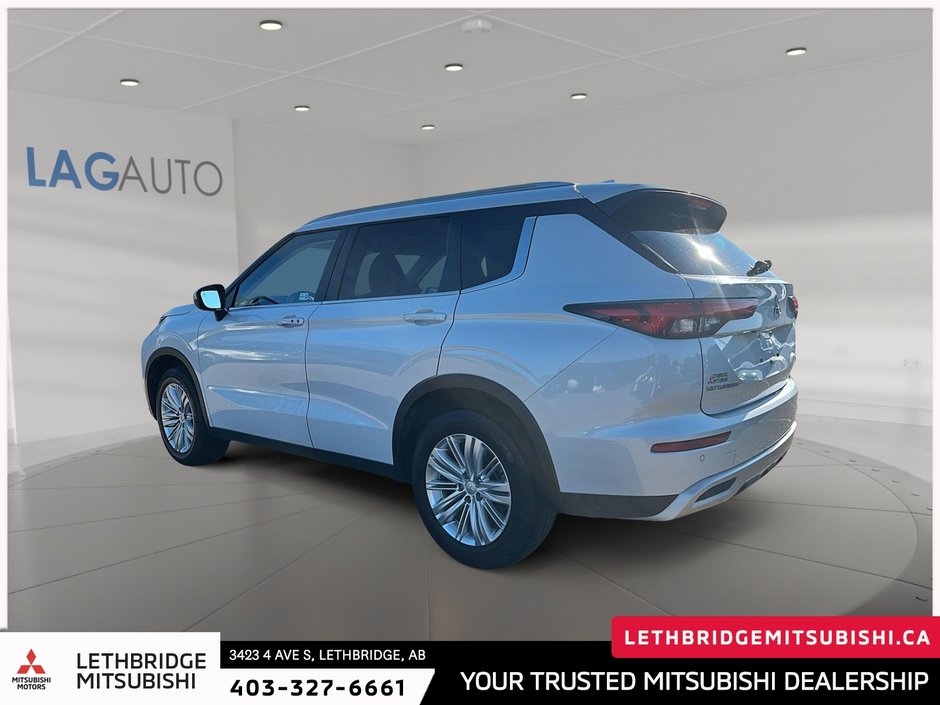 2023 Mitsubishi Outlander SE-3