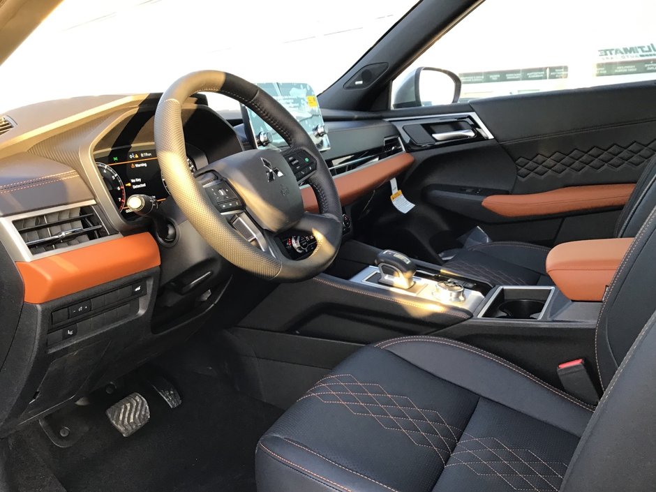 2024 Mitsubishi Outlander GT Premium-13
