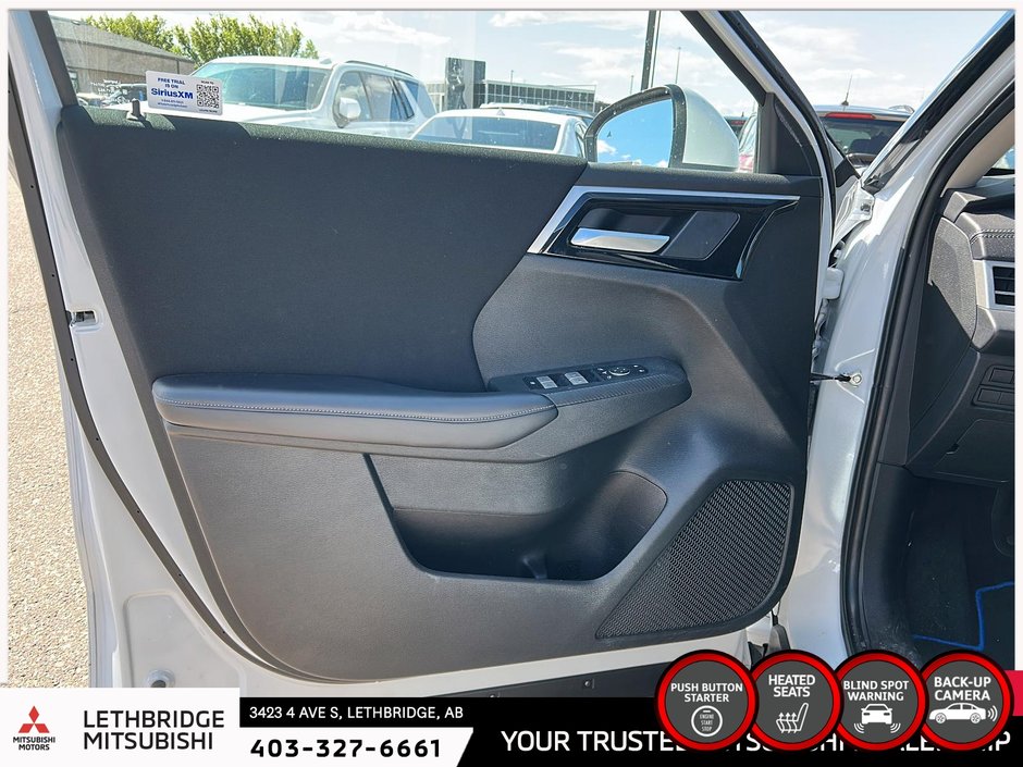 2024 Mitsubishi Outlander-10