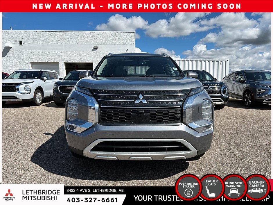 2024 Mitsubishi Outlander-1