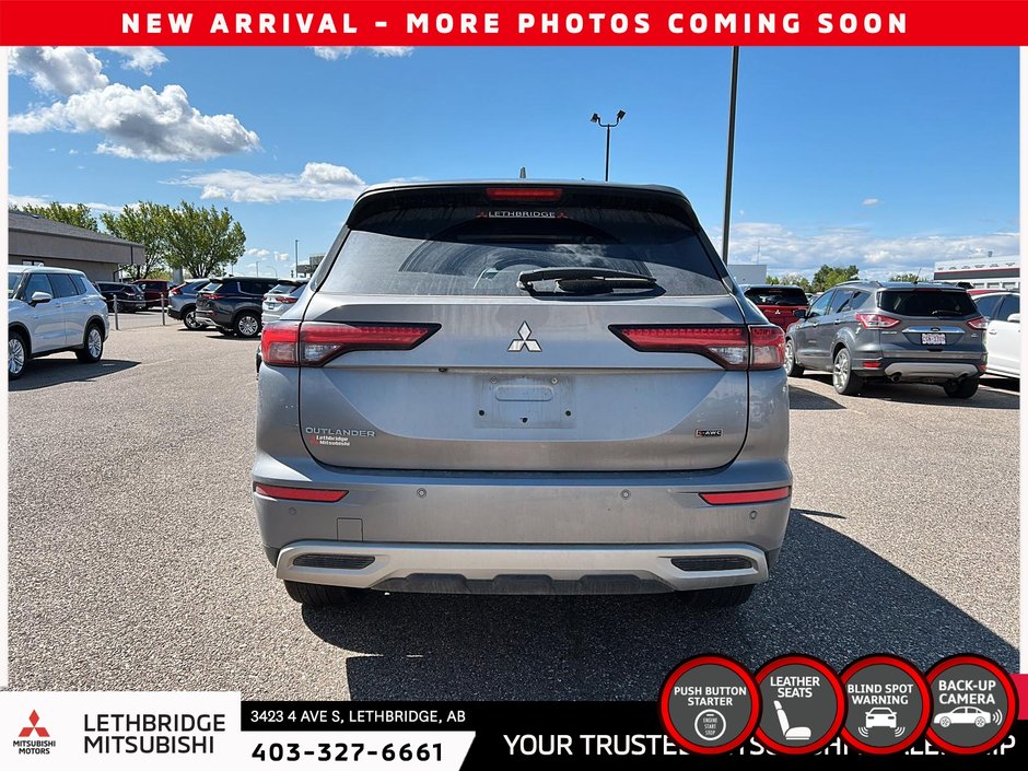2024 Mitsubishi Outlander-2