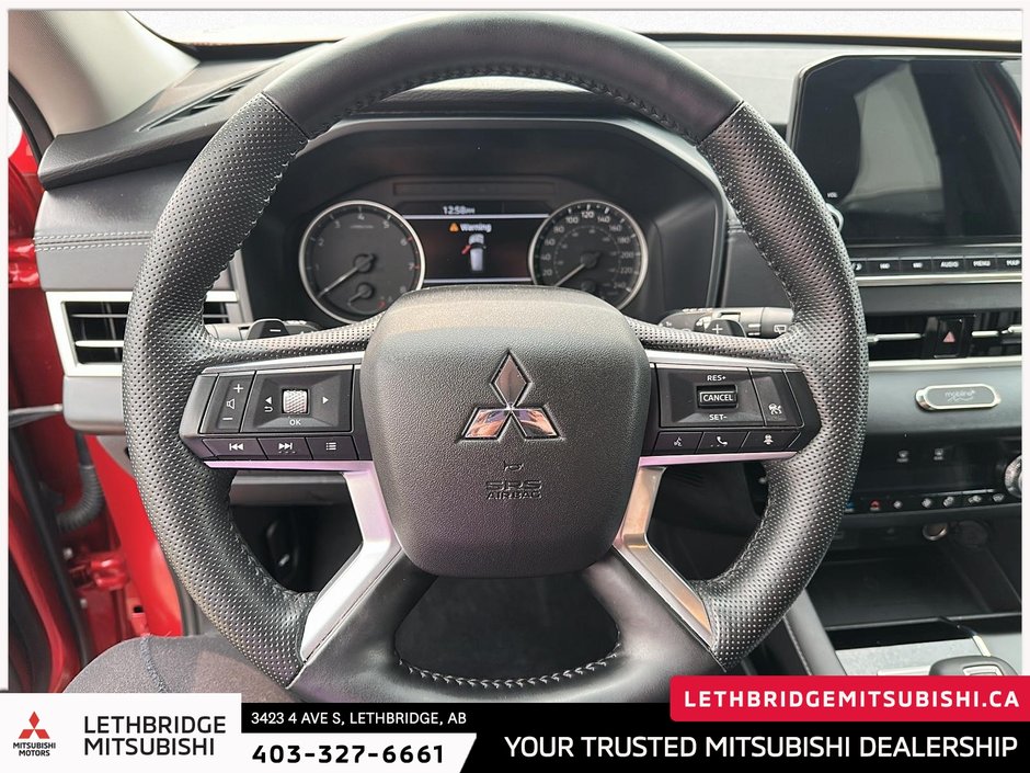 2024 Mitsubishi Outlander LE-11