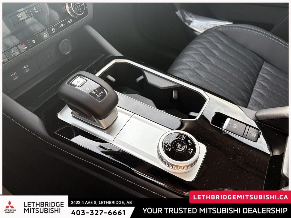 2025 Mitsubishi Outlander SEL S-AWC-18