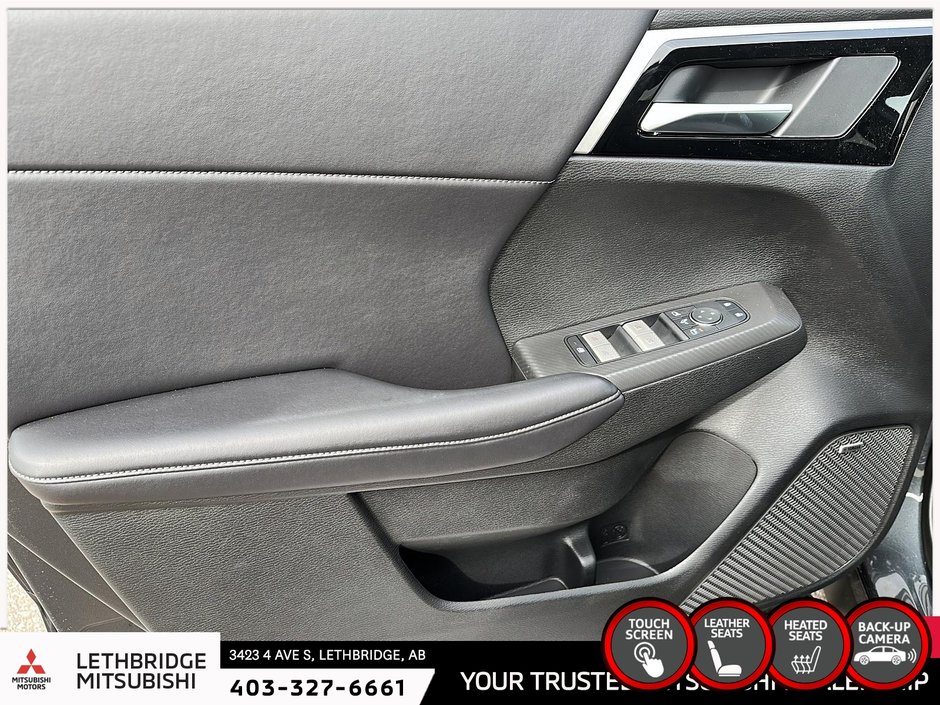 2025 Mitsubishi Outlander LE S-AWC-10