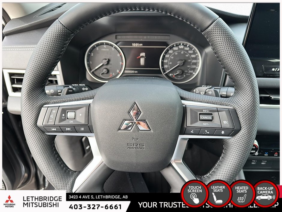 2025 Mitsubishi Outlander LE S-AWC-11