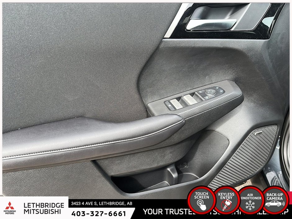 2025 Mitsubishi Outlander ES S-AWC-10