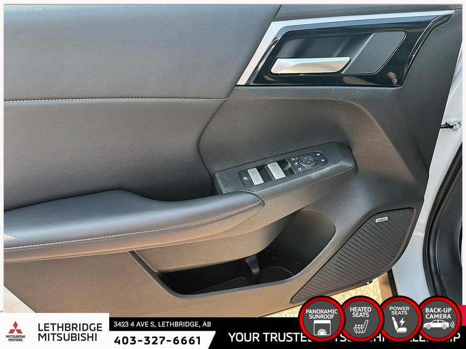 2025 Mitsubishi Outlander LE S-AWC-10