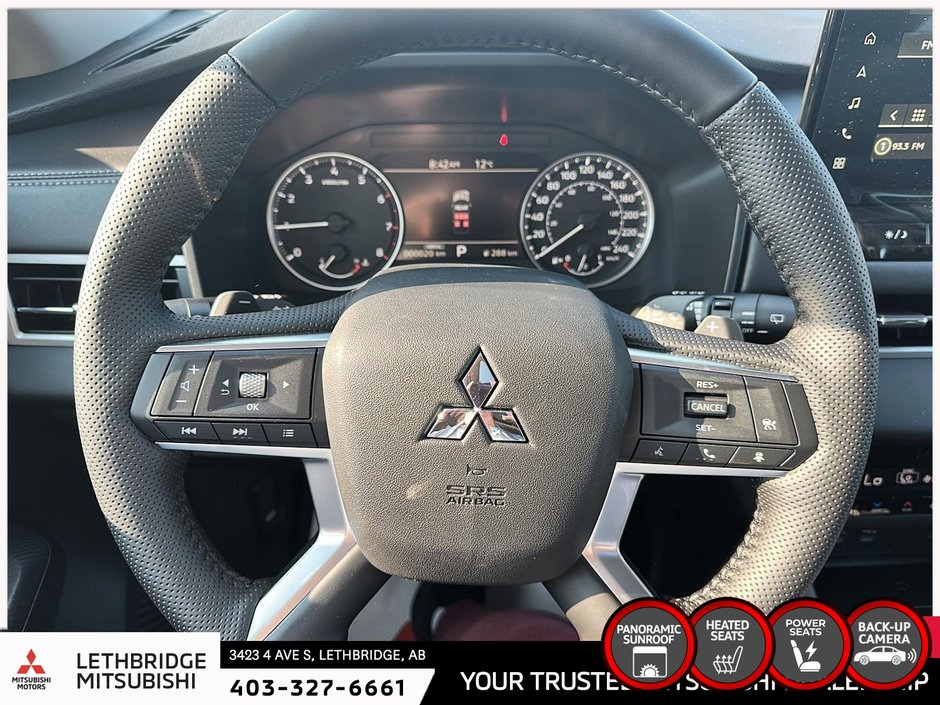 2025 Mitsubishi Outlander LE S-AWC-11