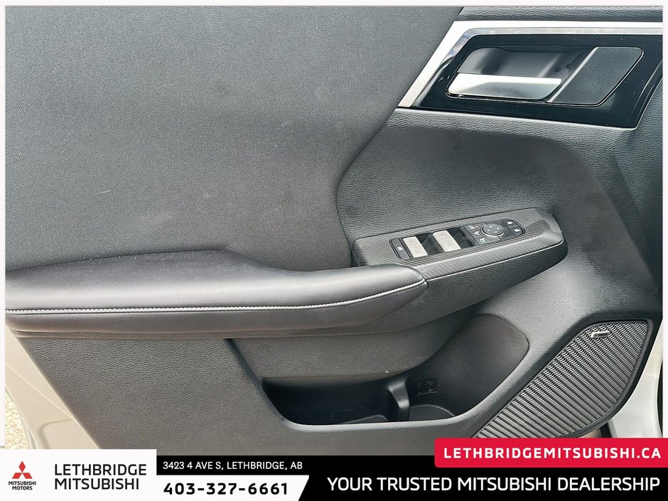 2025 Mitsubishi Outlander SE-10