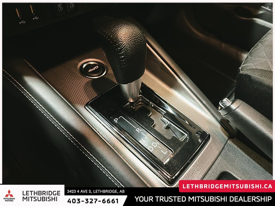 2020 Mitsubishi RVR SE-14