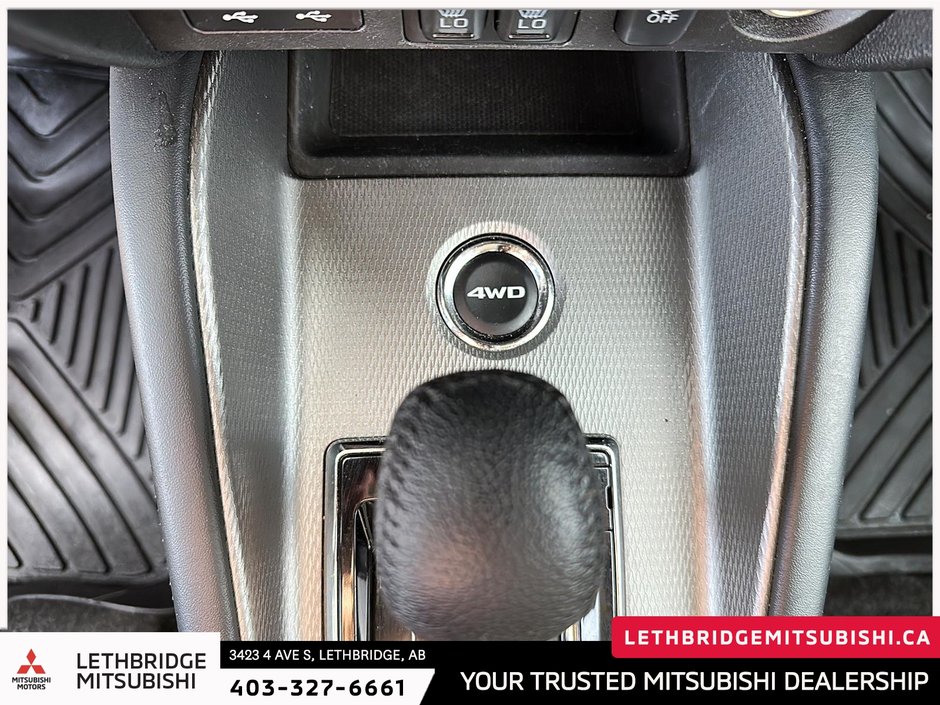 2024 Mitsubishi RVR SE-15