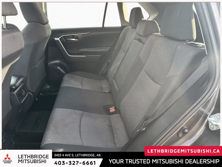 2019 Toyota RAV4 XLE-19