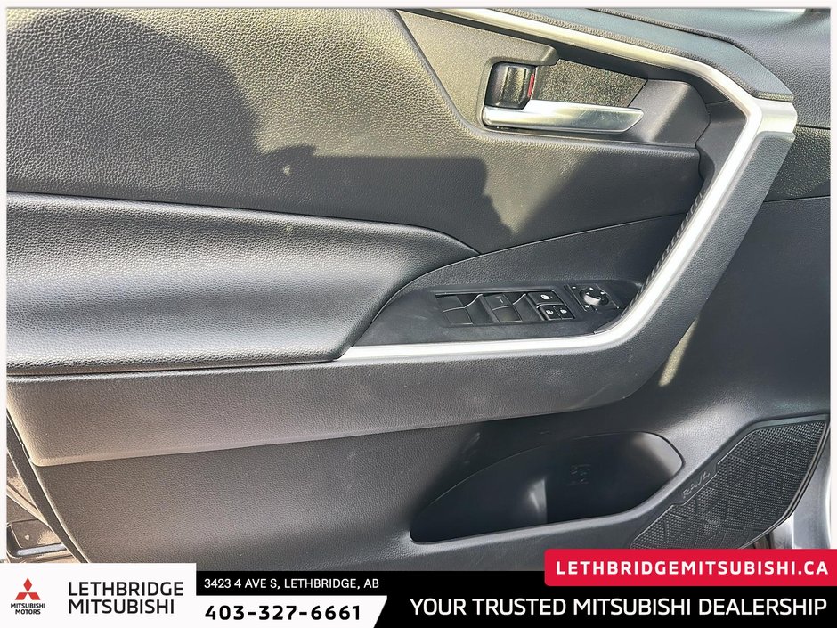 2019 Toyota RAV4 XLE-10