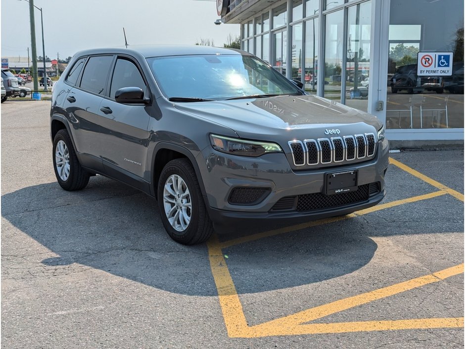 2022 Jeep Cherokee Sport-3