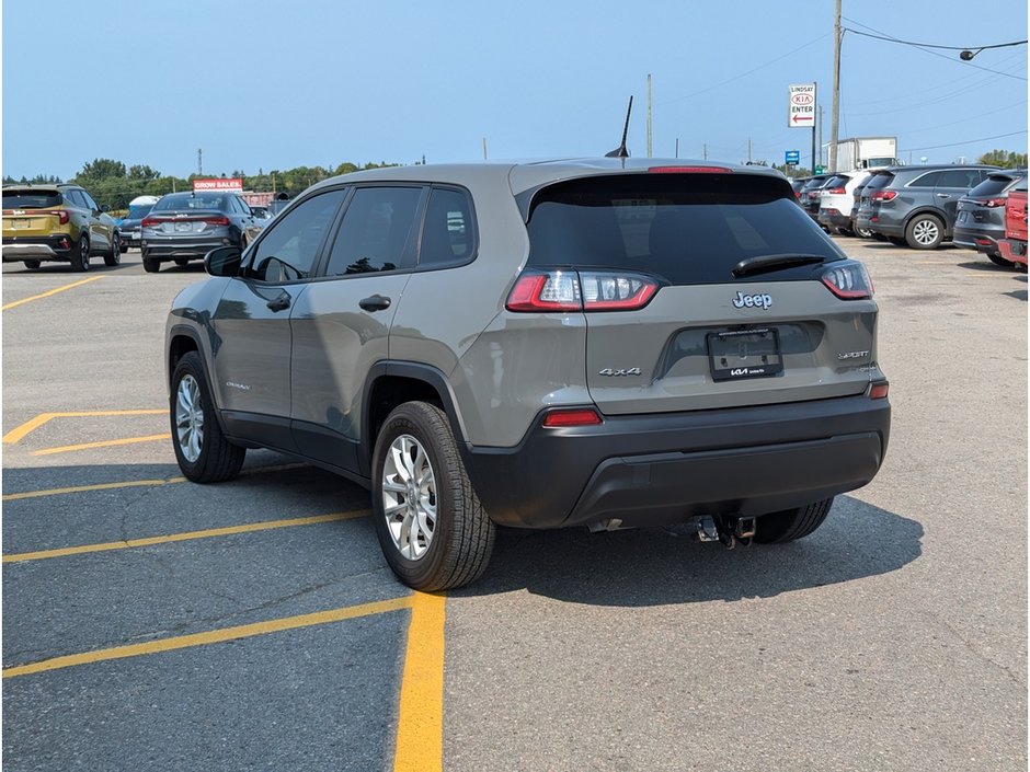 2022 Jeep Cherokee Sport-1