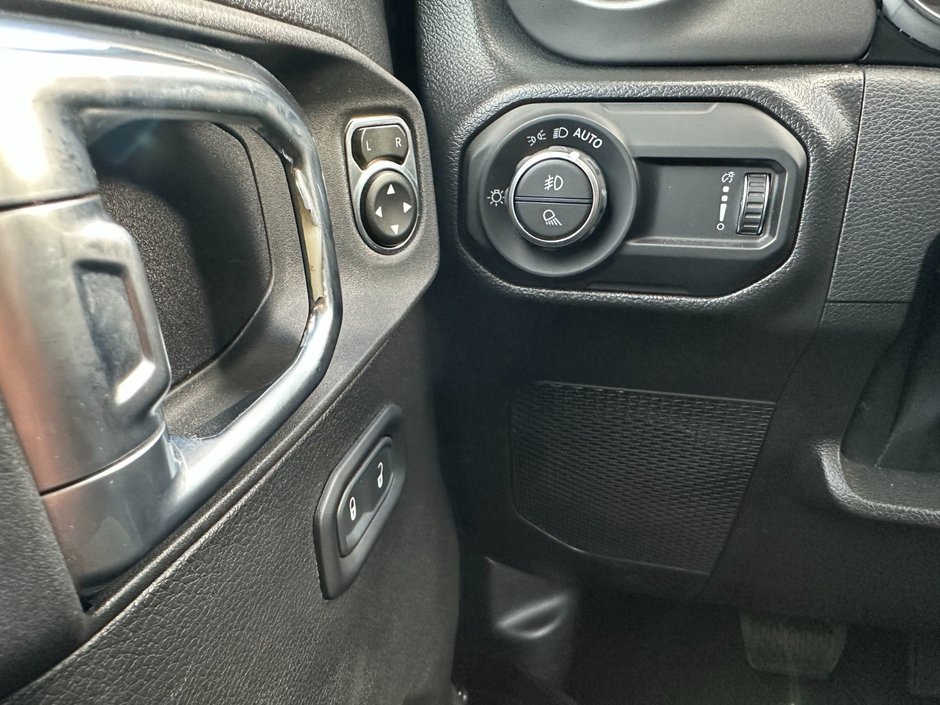 2023 Jeep Gladiator Sport S-12