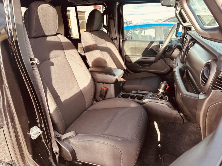 2023 Jeep Gladiator Sport S-8