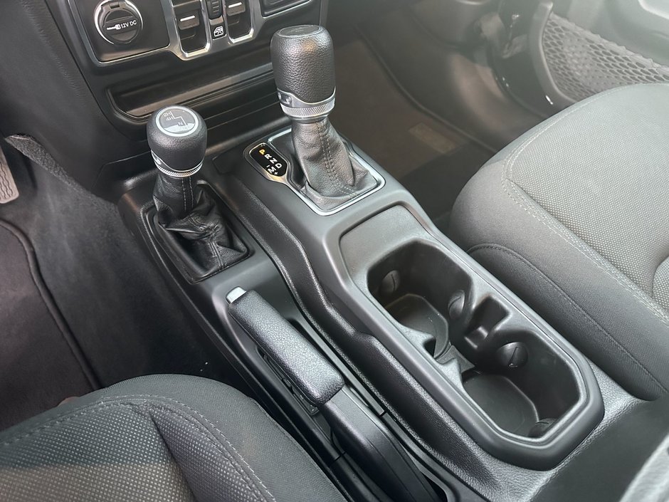 2023 Jeep Gladiator Sport S-29