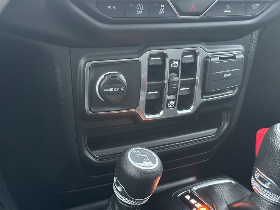 2023 Jeep Gladiator Sport S-28