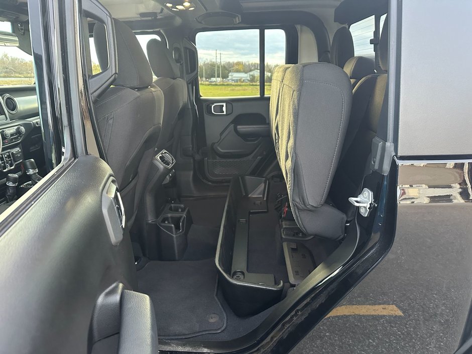 2023 Jeep Gladiator Sport S-35