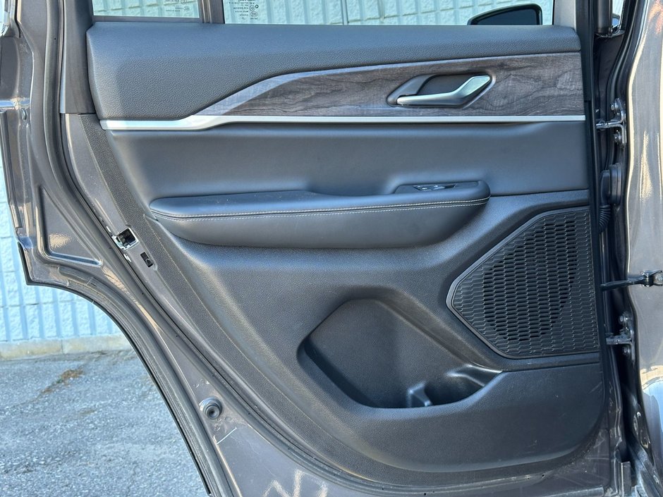 Jeep Grand Cherokee Limited 2024-47