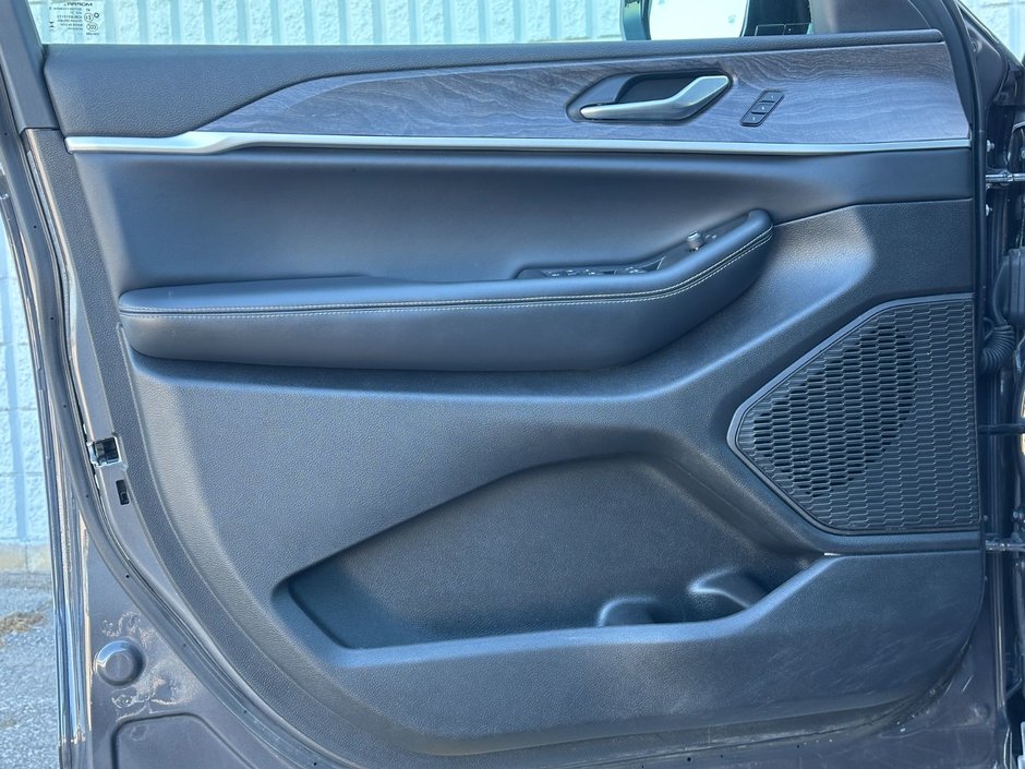 Jeep Grand Cherokee Limited 2024-6