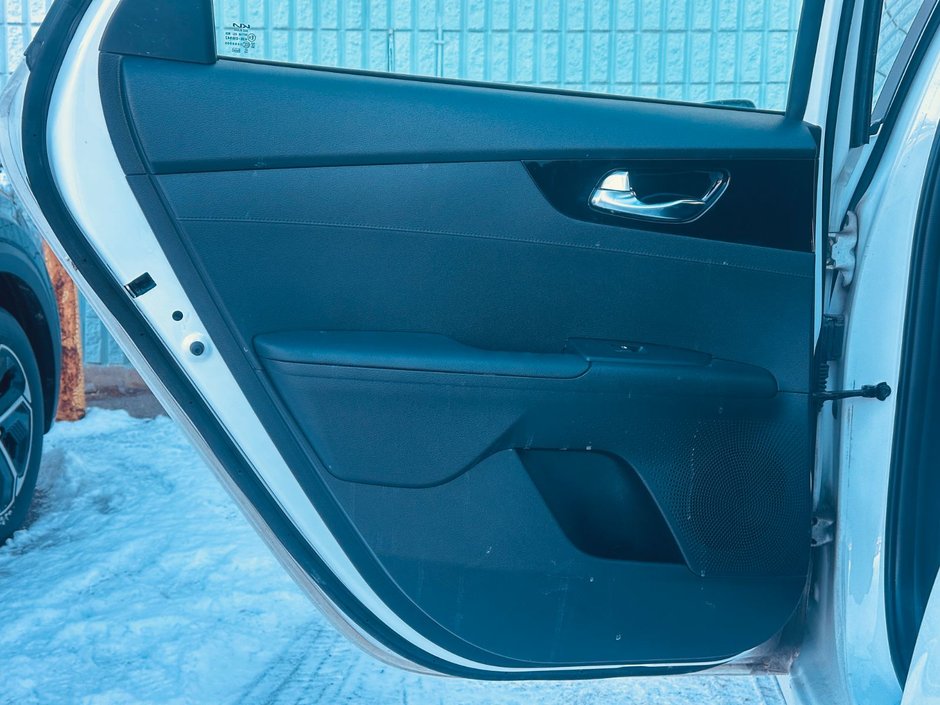 Kia Forte EX 2022-39