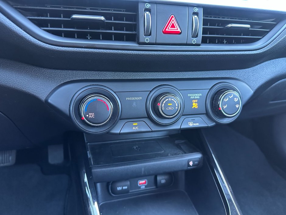 2023 Kia Forte EX-38