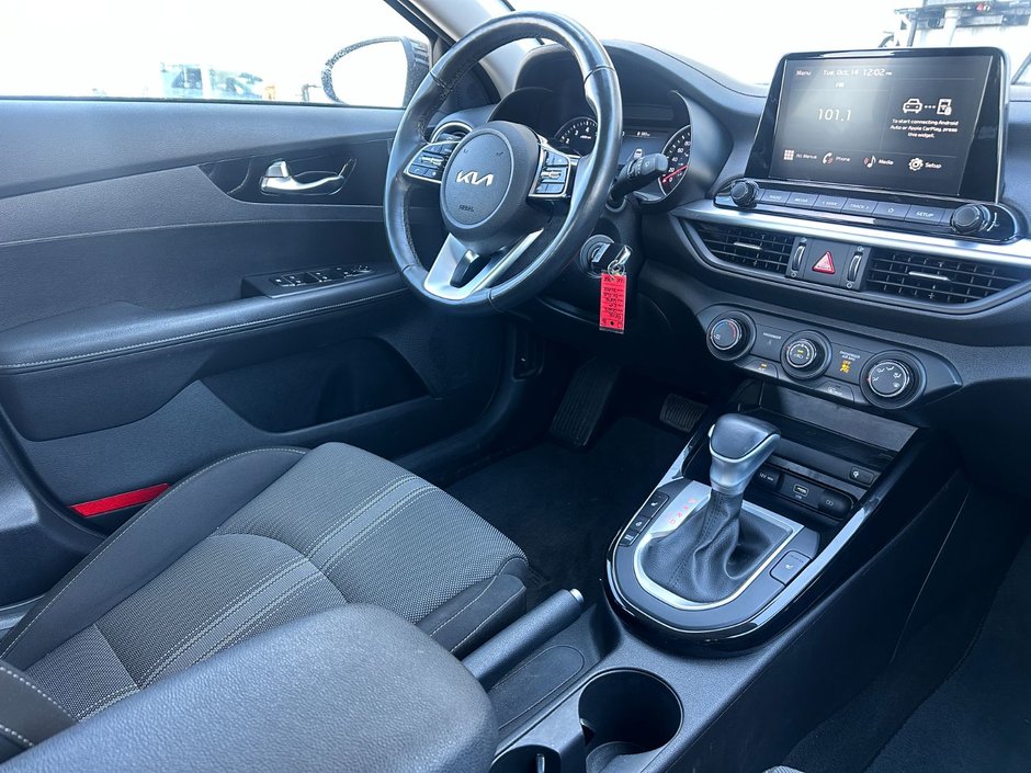 2023 Kia Forte EX-31