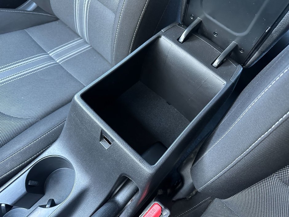 2023 Kia Forte EX-41