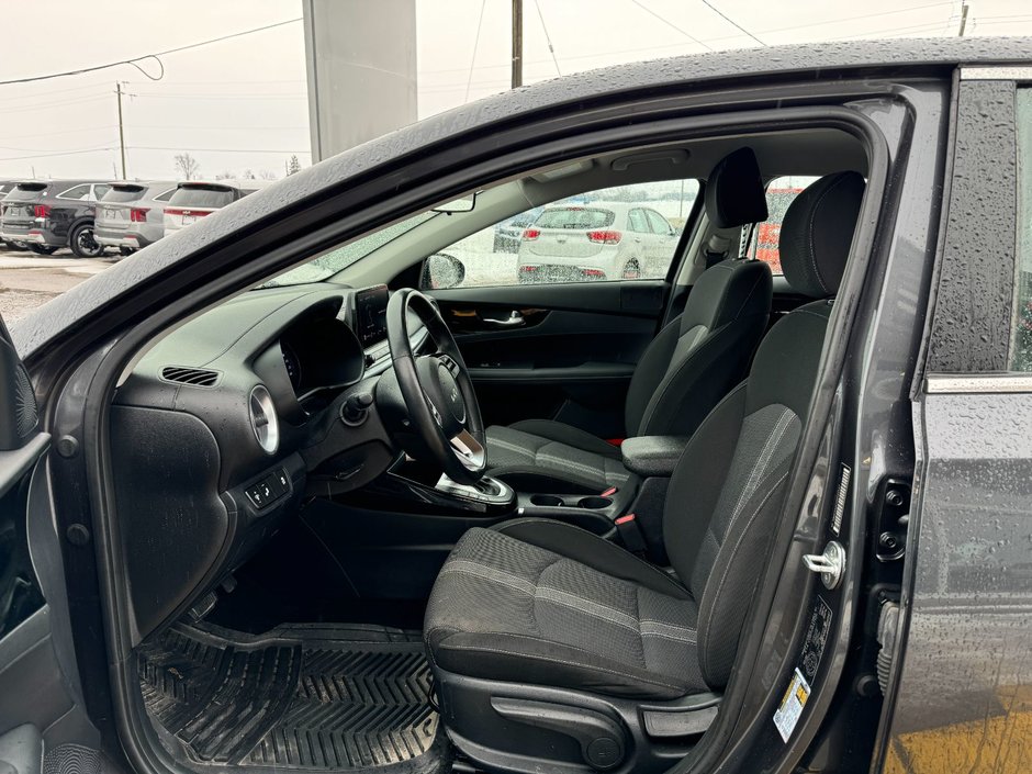 2022 Kia Forte EX-6