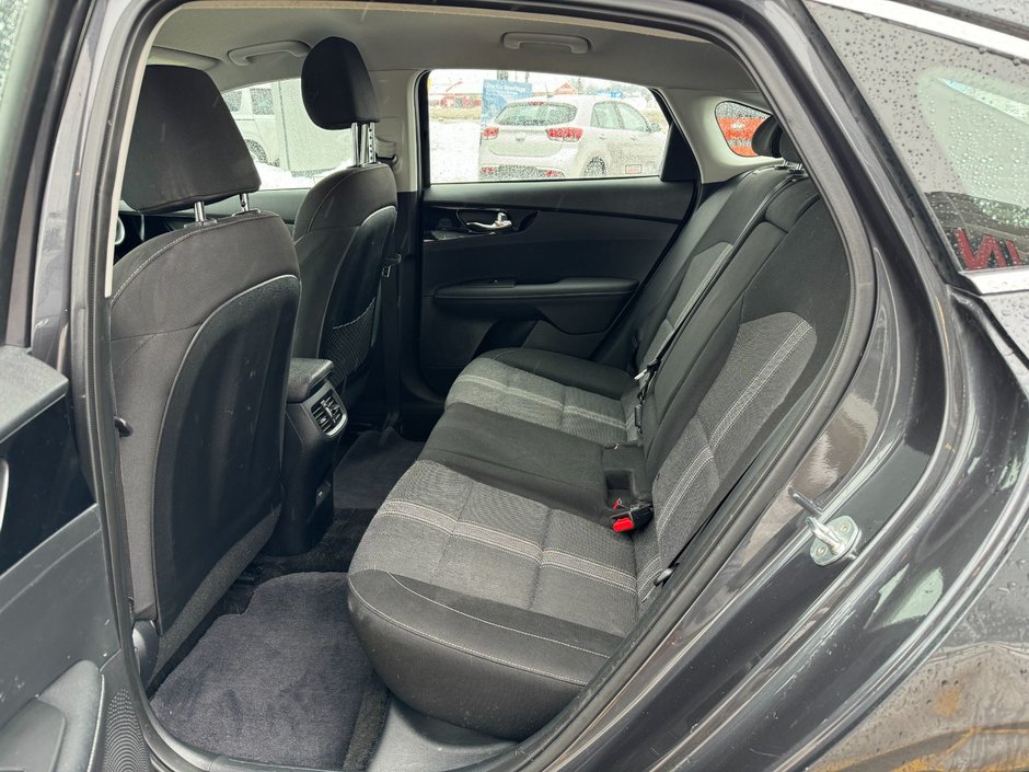 2022 Kia Forte EX-39